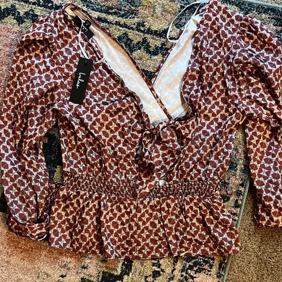 Lulus Long Sleeve Geometric Print Peplum Top NWT - Picture 6 of 6